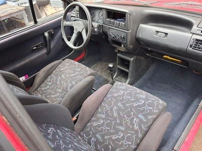 Usado VW Polo 45 HP (33 kW) 1992 Vermelho Coupé