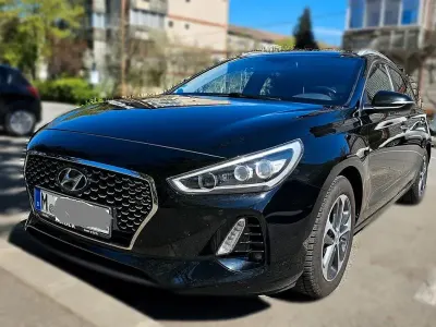 Gebraucht Hyundai i30 Premium 140 PS (102 kW) 2017 Schwarz Kombi