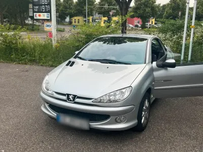 Gebraucht Peugeot 206 CC 110 PS (80 kW) 2005 Silber Cabrio