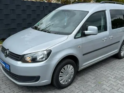 Używany VW Caddy Comfortline 105 KM (77 kW) 2013 Srebrny Minivan