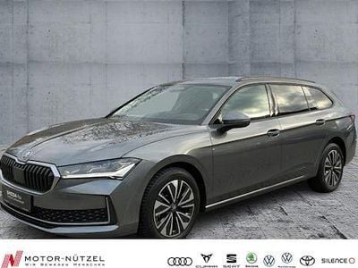 Gebraucht Skoda Superb Selection 193 PS (141 kW) 2025 5x graphitegrau metallic Kombi
