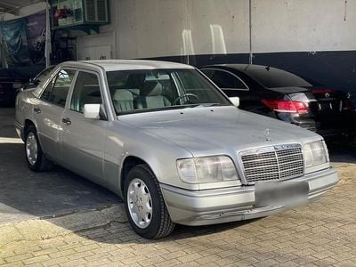 Usata Mercedes E280 193 CV (141 kW) 1994 Argento Berlina