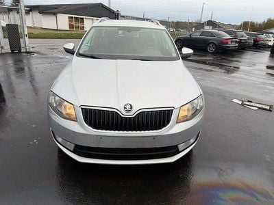 Silber Gebraucht 2014 Skoda Octavia Elegance Kombi | 3.700 € (Guter Preis)