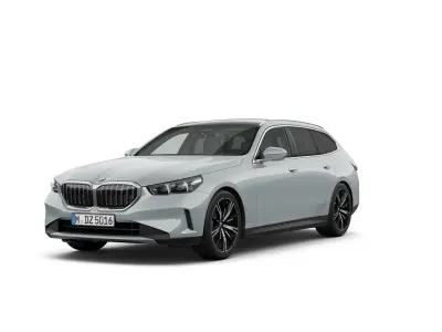 Gebraucht BMW 520 Performance 208 PS (152 kW) 2025 Grau Kombi