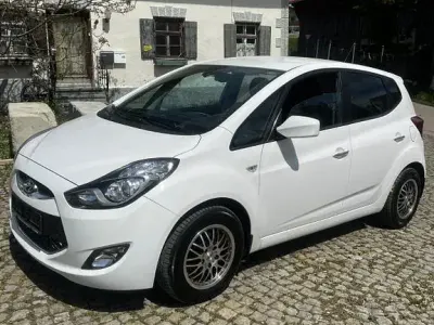 Gebraucht Hyundai ix20 125 PS (91 kW) 2012 Weiß Kleinwagen