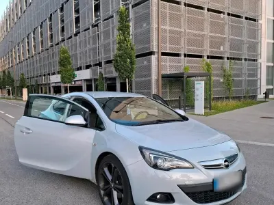 Gebraucht Opel Astra GTC Sport 165 PS (121 kW) 2012 Grau Coupé