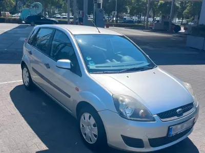 Gebraucht Ford Fiesta 69 PS (50 kW) 2007 Silber Kleinwagen