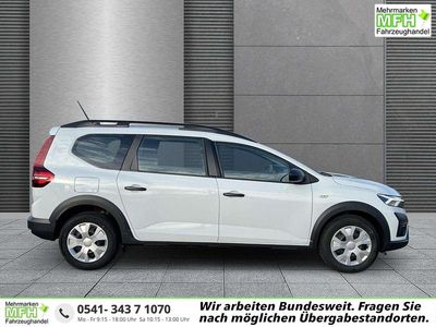 Gebraucht Dacia Jogger Essentiel 101 PS (74 kW) 2025 Arktisweiß Van / Kleinbus