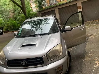 Gebraucht Toyota RAV4 116 PS (85 kW) 2003 Silber SUV