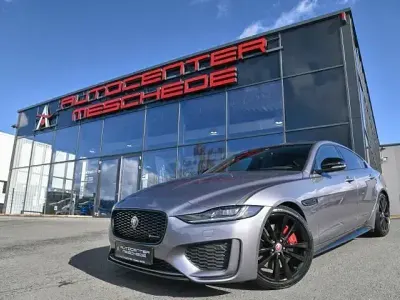 Usata Jaguar XE R-Dynamic 250 CV (183 kW) 2023 Grigio Berlina