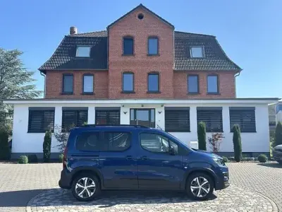 Gebraucht Peugeot e-Rifter GT 100 kW (136 PS) 2023 Blau Van / Kleinbus
