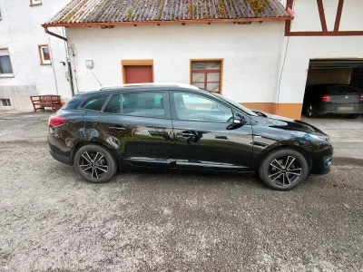 Gebraucht Renault Mégane GrandTour 132 PS (97 kW) 2015 Schwarz Kombi