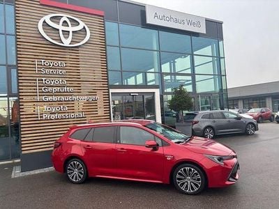 Karminarot metallic Gebraucht 2021 Toyota Corolla Team Kombi | 22.990 € (Fairer Preis)