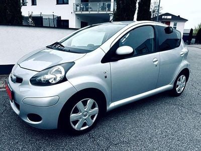 Usata Toyota Aygo Edition 68 CV (50 kW) 2011 Argento Utilitaria