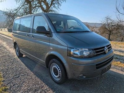 Gebraucht VW Multivan 140 PS (102 kW) 2010 Grau Van