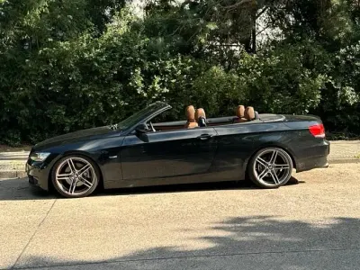 Gebraucht BMW 325 Cabriolet Basis 218 PS (160 kW) 2007 Schwarz Cabrio