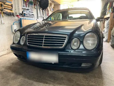 Second-hand Mercedes CLK230 197 CP (144 kW) 2000 Negru Cabrio