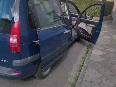 Peugeot 807
