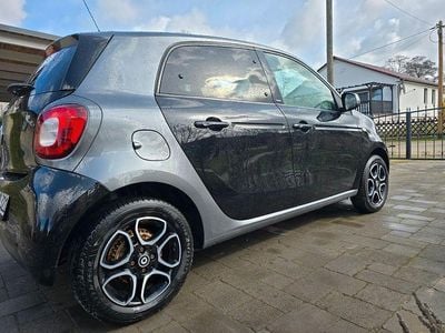 Gebraucht Smart ForFour 80 PS (58 kW) 2019 Schwarz Kleinwagen