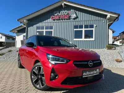 Begagnad Opel Corsa-e GS Line 100 kW (136 HK) 2023 Röd Halvkombi