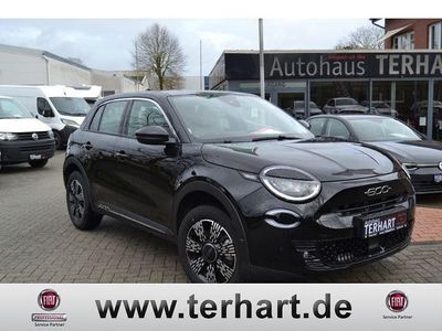 Gebraucht Fiat 600 Basis 101 PS (74 kW) 2024 Schwarz SUV