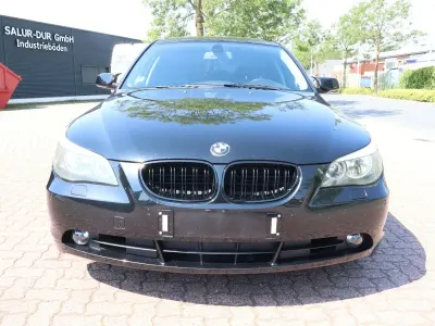 Gebraucht BMW 520 Sport Line 170 PS (125 kW) 2004 Schwarz Limousine