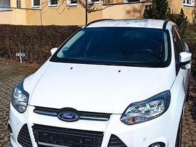 Gebraucht Ford Focus SYNC Edition 125 PS (91 kW) 2013 Weiß Kombi