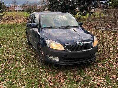 Gebraucht Skoda Fabia 70 PS (51 kW) 2012 Blau Kleinwagen