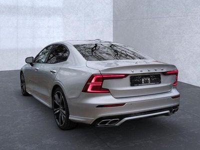 Gebraucht Volvo S60 R-Design 250 PS (183 kW) 2022 Silber Limousine