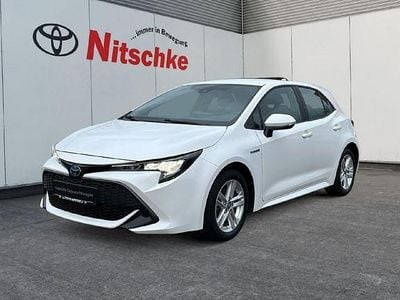 Schneeweiß Gebraucht 2021 Toyota Corolla Comfort Limousine | 19.990 € (Guter Preis)