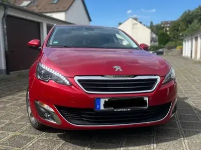 Gebraucht Peugeot 308 SW Allure 131 PS (96 kW) 2016 Rot Kombi