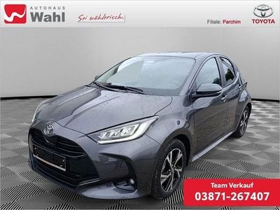 Neu Toyota Yaris Hybrid 116 PS (85 kW) 2025 Grau Limousine