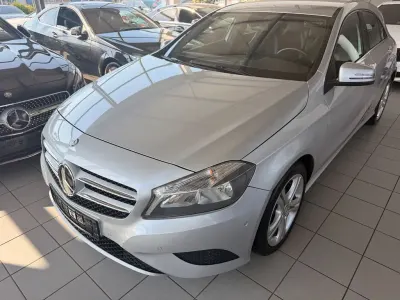 Gebraucht Mercedes A180 122 PS (89 kW) 2012 Silber Kleinwagen