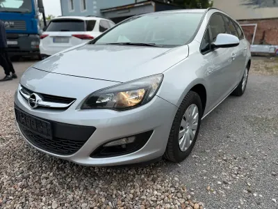 Gebraucht Opel Astra Style 110 PS (80 kW) 2014 Silber Kombi