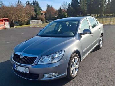 Gebraucht Skoda Octavia Family 105 PS (77 kW) 2012 Grau Limousine
