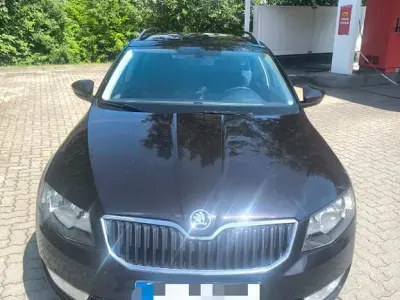 Gebraucht Skoda Octavia Ambition 150 PS (110 kW) 2016 Schwarz Kombi
