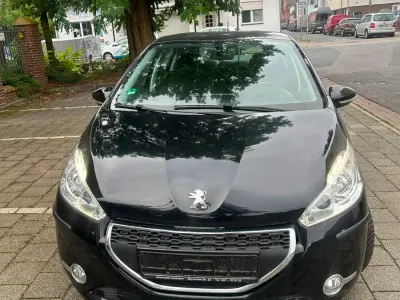 Gebraucht Peugeot 208 82 PS (60 kW) 2013 Schwarz Kleinwagen