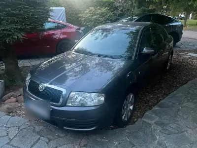 Gebraucht Skoda Superb 130 PS (95 kW) 2003 Grau Limousine