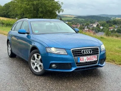 Gebraucht Audi A4 Attraction 143 PS (105 kW) 2011 Blau Kombi