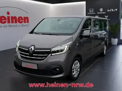Gebraucht Renault Trafic Life 170 PS (125 kW) 2019 Grau Van / Kleinbus