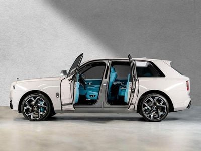 Neu Rolls Royce Cullinan 600 PS (441 kW) 2025 Grau SUV