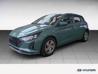 Mangrove green / min Gebraucht 2025 Hyundai i20 Select Limousine | 17.490 € (Fairer Preis)