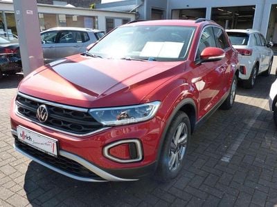 Neu VW T-Roc Life 150 PS (110 kW) 2025 Kings red metallic SUV