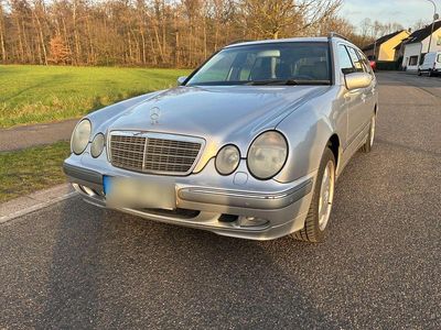 Gebraucht Mercedes E320 Elegance 224 PS (164 kW) 1999 Silber Kombi