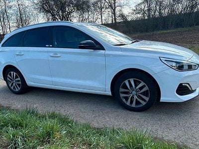 Gebraucht Hyundai i30 YES! 140 PS (102 kW) 2019 Weiß Kombi