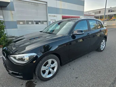 Gebraucht BMW 118 Sport Line 143 PS (105 kW) 2015 Schwarz Kleinwagen