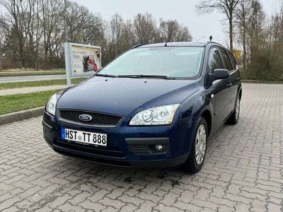 gebraucht Ford Focus Turnier 1.6 16V Fun