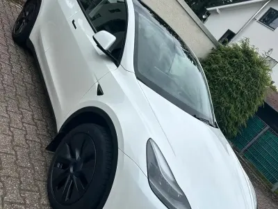Gebraucht Tesla Model Y Standard Range 219 kW (299 PS) 2024 Weiß SUV
