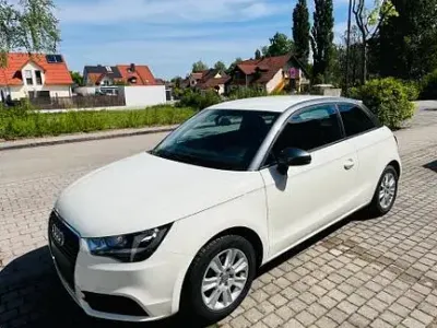 Używany Audi A1 Ambition 90 KM (66 kW) 2011 Biały Hatchback