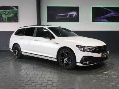 Gebraucht VW Passat GTE 156 PS (114 kW) 2021 Oryweiss perlmutt Kombi